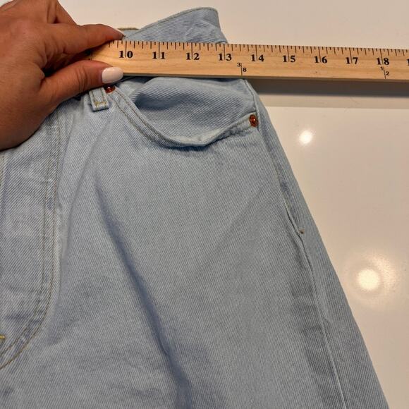 Levi’s Women’s Ribcage Ankle Straight Jeans Size 28 Light Wash Distressed - Picture 12 of 15